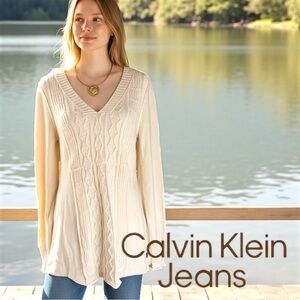 Calvin Klein Jeans Cable Knit V-Neck Sweater in Cream Sz Large NWT